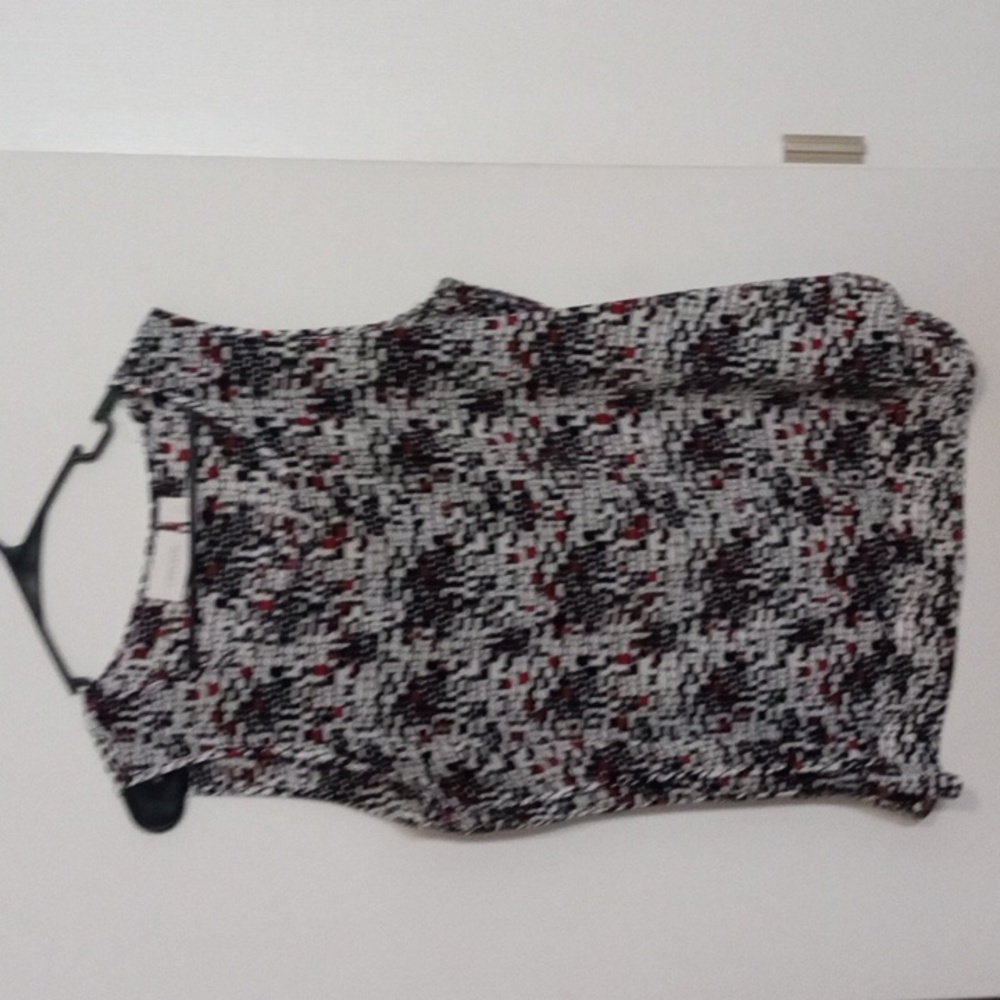 Silky summer blouse size 2 fits like a large. Gently worn , like new.